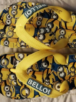 Παιδικές σαγιονάρες Minions μεταχειρισμένες νούμερο 25-26