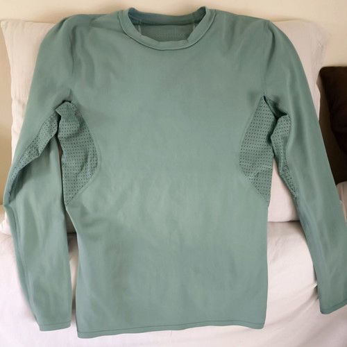 GymBeam Mid Compression Long Sleeve Shirt size M turquoise like new