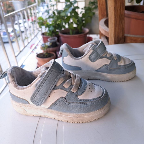 H&M baby sneakers used, size 20/21 unisex