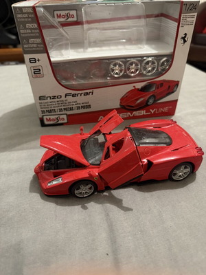 Ferrari Enzo 1/24 model car like new
