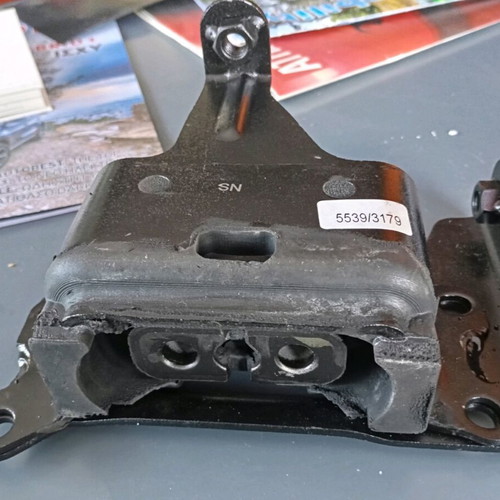 Chrysler PT Cruiser transmission mount new, 2003-2007, 2.4L