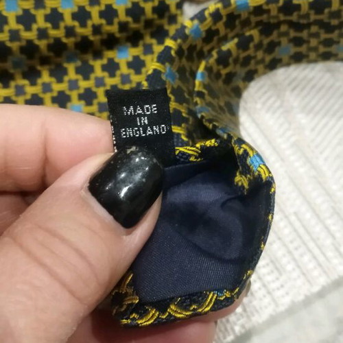 Frederick Theak silk tie like new, geometric pattern