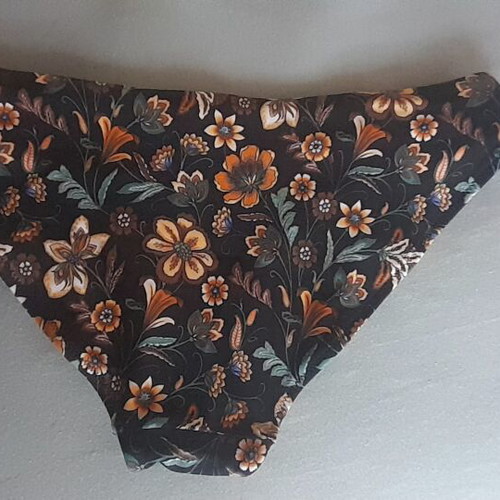 C&A bikini bottom like new, size S, black multicolor
