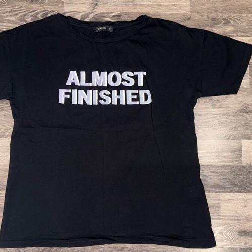 T-shirt black size M like new
