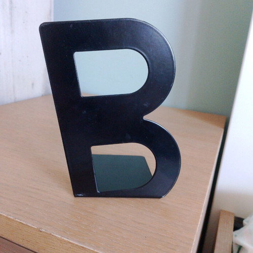 Bookend new in excellent condition
