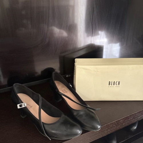 Bloch black leather character dance shoes, size 40