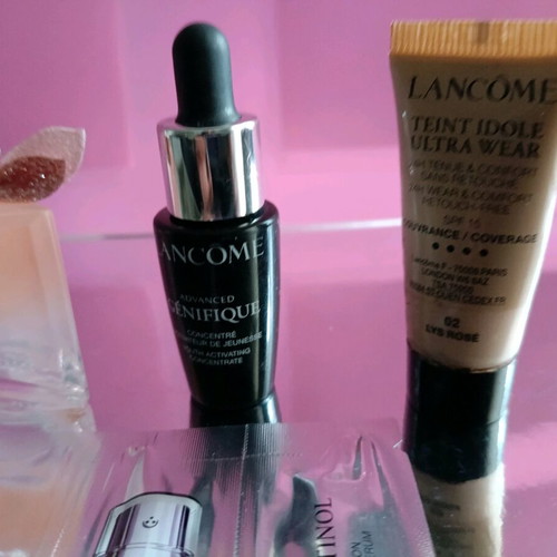 Lancôme travel set with perfume and skincare new