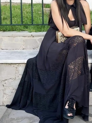 Lynne μαύρο μάξι φόρεμα μεταχειρισμένο με σατέν δέσιμο και δαντέλα