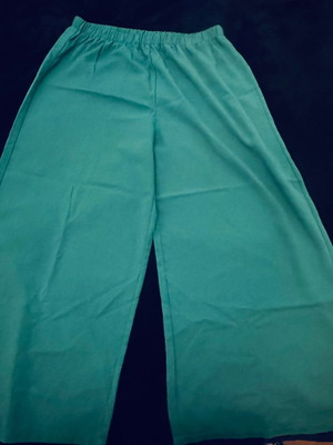 Wide leg pants green like new with elastic waist