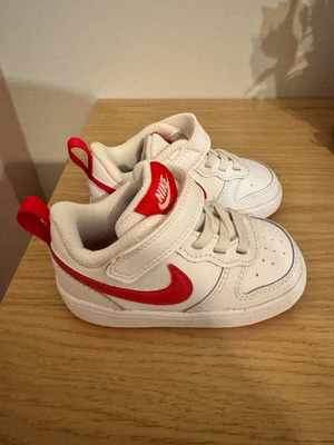 Nike Court Borough Low καινούργια παιδικά παπούτσια νούμερο 21