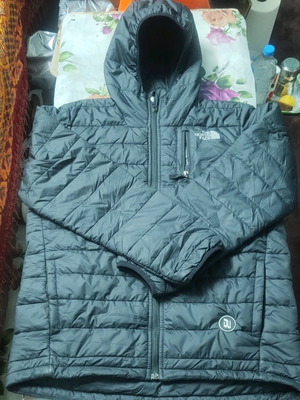 The North Face Puffer Jacket Youth/Junior XL Black like new