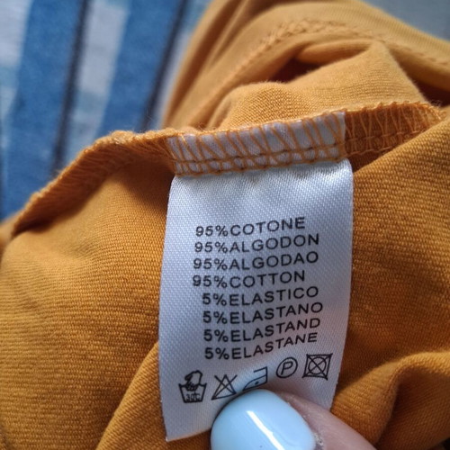 T-shirt oversized Small-Medium mustard color 100% cotton like new with 3D floral decorations