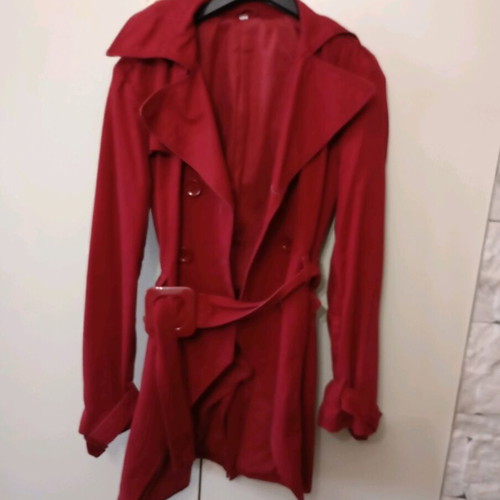 Women's trench coat like new, velvet texture, burgundy color