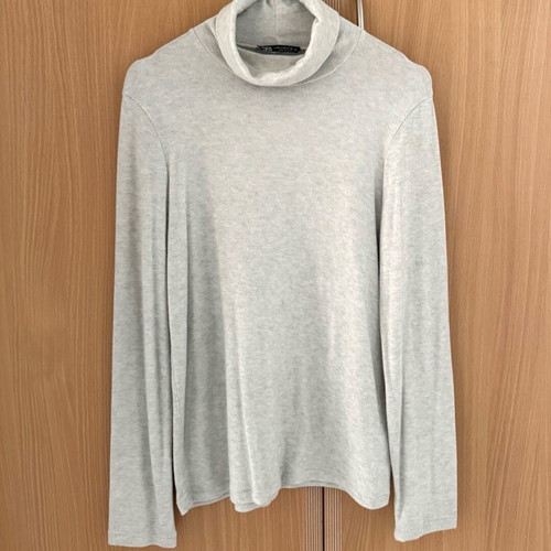 Zara women's long-sleeve blouse with turtleneck size M like new, white and gray