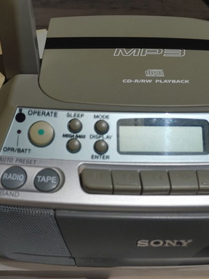 Sony CD ραδιόφωνο φορητό μεταχειρισμένο, παίζει CD και ραδιόφωνο