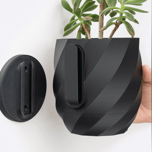 Modern wall planter with detachable system