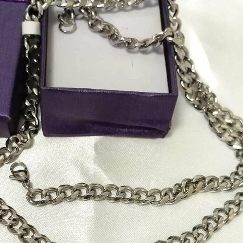 Steel chain 60 cm length and 6mm link width in gift box new, silver