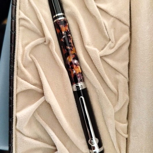 Duke Viceroy pen model 216B new with velvet case