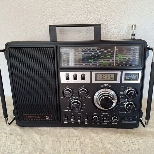 Grundig Satellite 1400 Professional radio like new