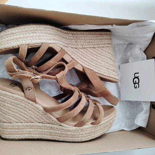Σουεντ πλατφόρμες UGG Cressida μπεζ σαν καινούργιες, νούμερο 38
