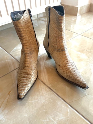 Γυναικείες μπότες cowboy style δερμάτινες σε σχέδιο φιδιού, νούμερο 39, σαν καινούργιο