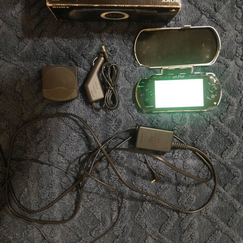 Sony PSP 1004 like new with original charger, case and cover