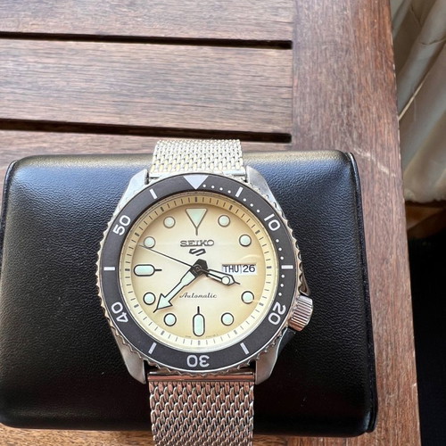 Seiko 5 Sports SRPD67K1 Автоматичен Шампанско Отлично Състояние