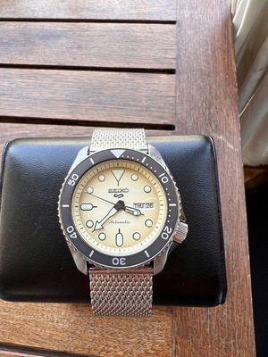 Seiko 5 Sports SRPD67K1 Автоматичен Шампанско Отлично Състояние
