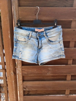 Pink Woman denim shorts size 34 like new, blue
