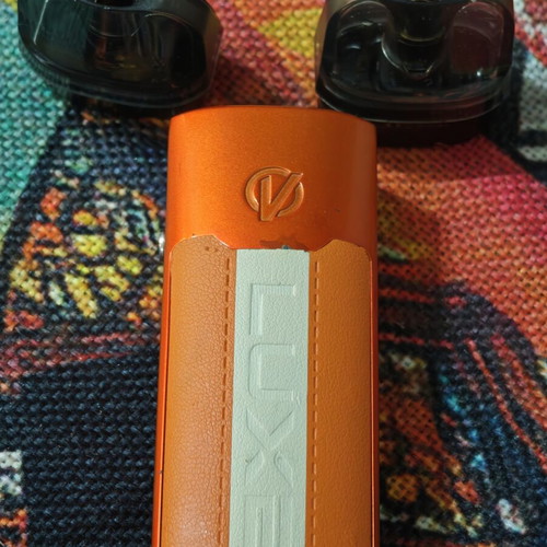 Vaporesso Lux electronic cigarette used with extra tank
