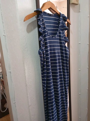 Sisley maxi dress like new, size M, white and blue