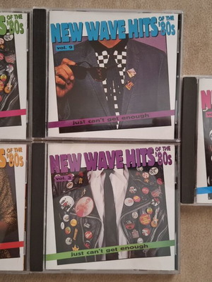 New Wave Hits of the 80s CD set like new, pack of 5