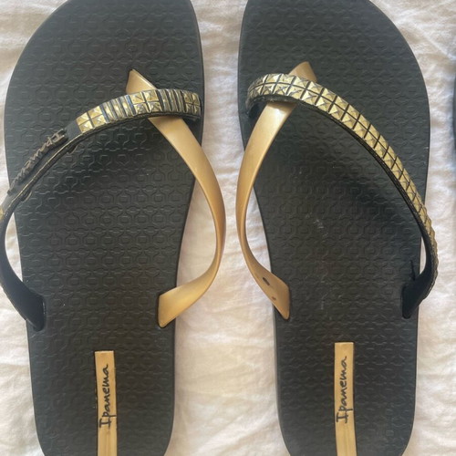 Ipanema flip flops used, pack of 3, size 35.5, black-gold