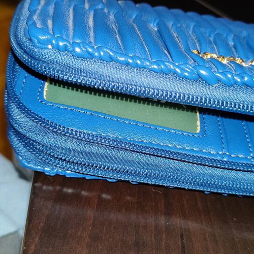 Verde women's wallet blue new with zipper