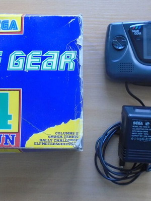 Sega Game Gear φορητή κονσόλα σαν καινούργια με αυθεντικό τροφοδοτικό και παιχνίδι