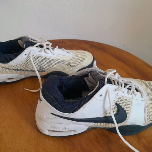 Nike Air Max Courtballistec shoes used, size 44, white