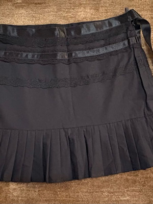 Sisley black mini skirt like new