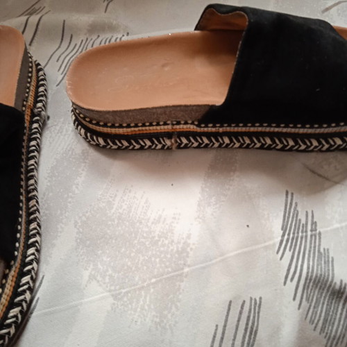 Suede slippers size 36 like new, black