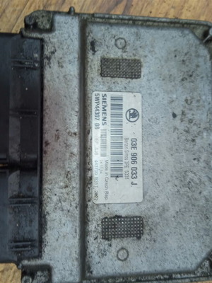 Computer ECU Skoda Fabia 1.2L 03E906033J used