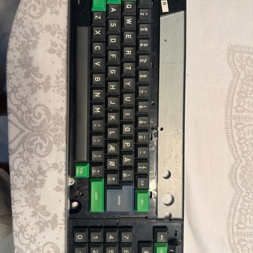 Amstrad CPC 464 keyboard used, functional with missing up arrow springs