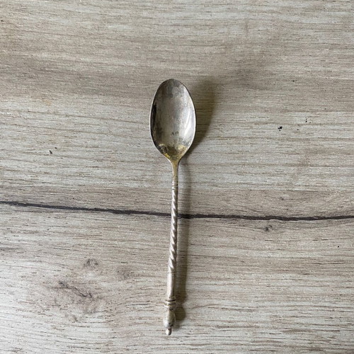 Silver spoon used, approximately 14g