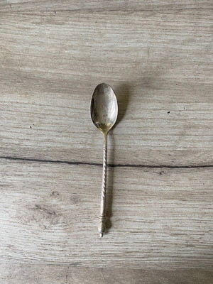 Silver spoon used, approximately 14g