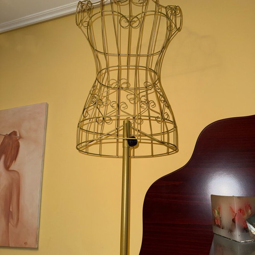 Vintage μεταλλική κούκλα ραπτικής σαν καινούργιο, elegant διακοσμητικό