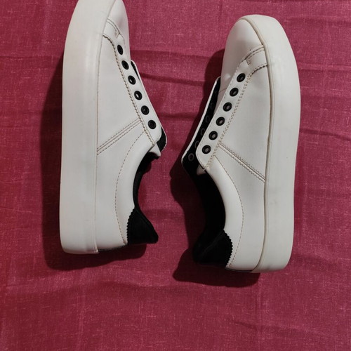 Bershka leather women's sneakers used, size 38, white without laces