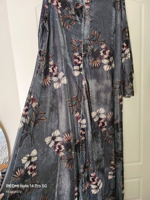 Oversized maxi φόρεμα Kamaella με floral σχέδιο, πολύ καλή κατάσταση