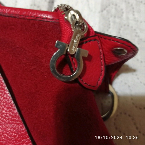 Salvatore Ferragamo red shoulder bag like new vintage authentic Italian