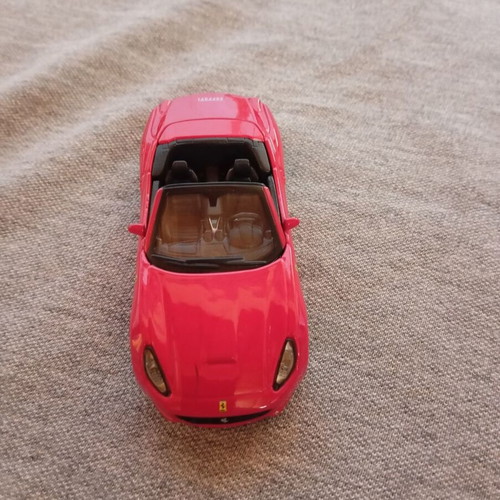 Ferrari California model car Bburago 1:43 scale like new