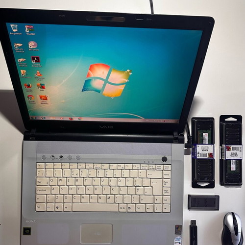 Sony Vaio FE11S laptop used with 2GB memory, HDD, Windows XP