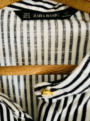 Γυναικείο πουκάμισο Zara μέγεθος Μ με ιδιαίτερα κουμπιά