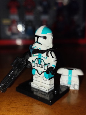 Howzer Star Wars Lego minifigure with accessories